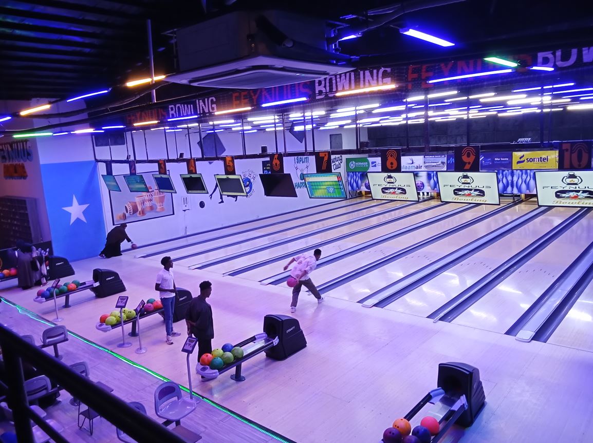 Youngsters enjoying a game of bowling at Feynuus Bowling Club, the first of its kind in Somalia, located in the heart of Mogadishu. (Photo: Hassan Mohamed)