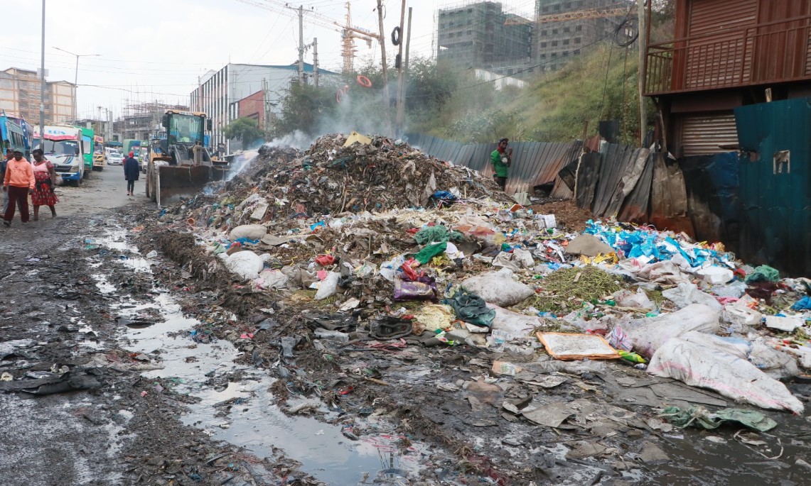 Kariokor residents protest over garbage, burst sewers and Sakaja's inaction