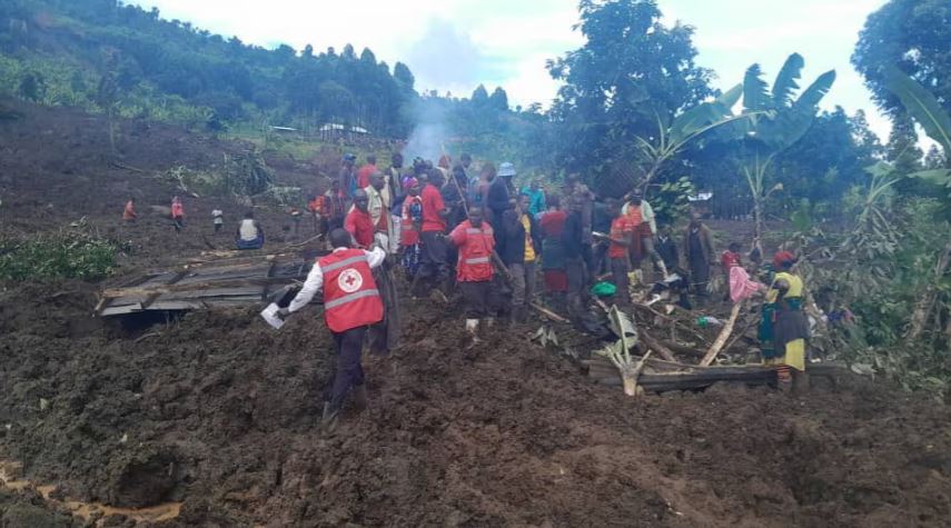 Fifteen dead, more than 100 missing in Uganda landslide