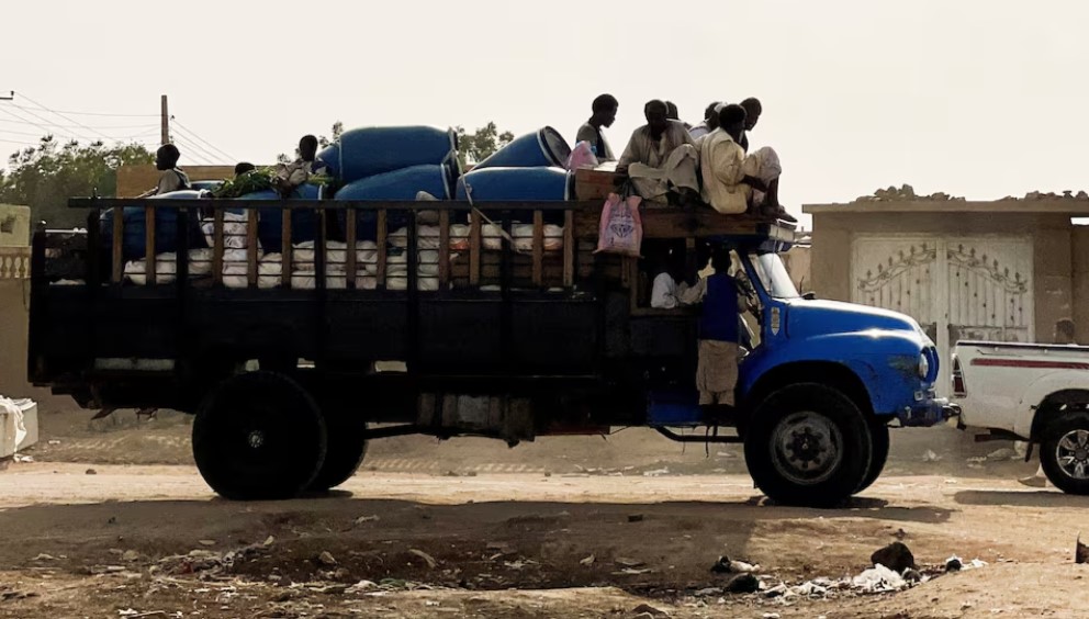 US Sudan envoy seeks increased aid flow as he meets army chief Burhan - Families flee RSF advances in Sudan's El Gezira state, on Sennar Road in the city of al-Dinder, Sennar state, Sudan on July 18, 2024. (Photo: File/REUTERS/ Faiz Abubakr)