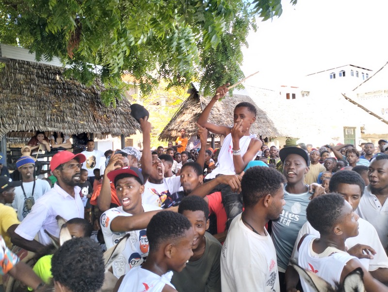 How Lamu parents have resorted to donkey racing to keep teenagers off drugs