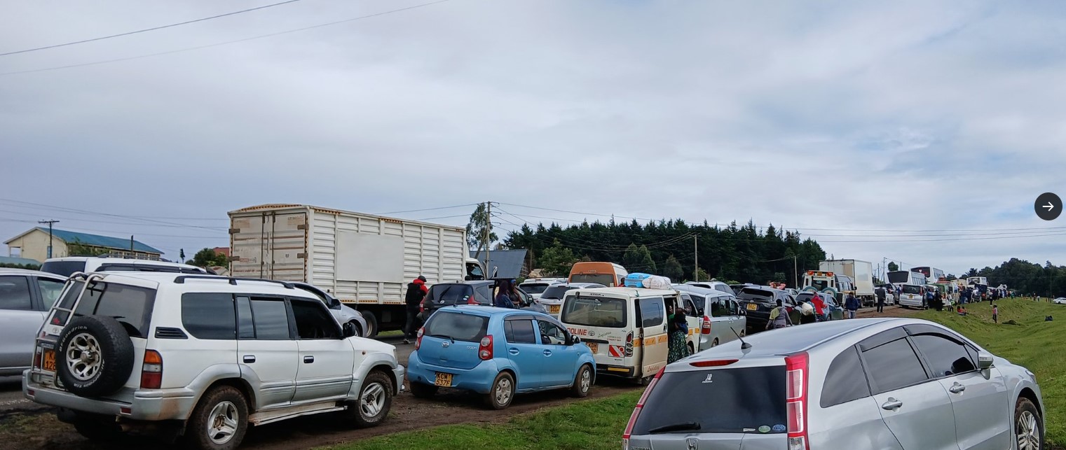 KeNHA issues advisory as heavy traffic slows travel on Nairobi-Nakuru highway