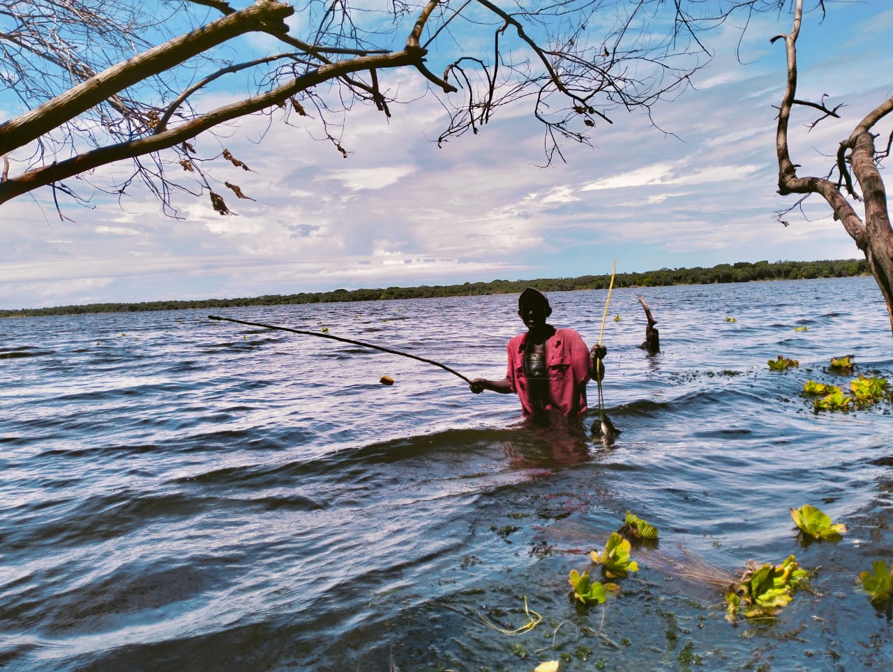 Lamu youths turn Lake Kenyatta into party venue, leave it littered with trash - Lamu youth have left Lake Kenyatta, a major freshwater mass, dirty and littered with trash. (Photo: Farhiya Hussein)