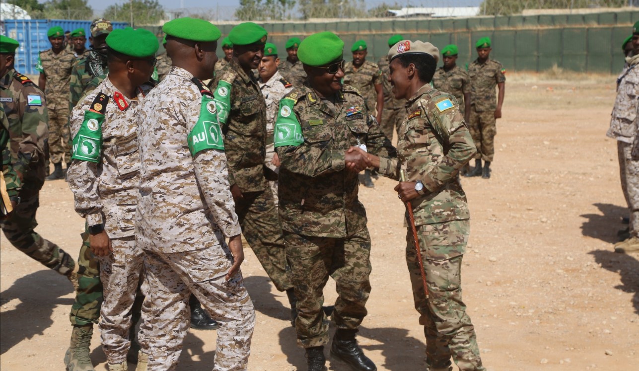 Somalia wants Ethiopia included in new African Union mission despite troop quota challenges - The Commander of the 4th Division of AUSSOM Major General Said Waberi meets the Somali National Army Commander Gaas Odowaa Yusuf Rage (right) on January 12, 2025. (Photo: AUSSOM)