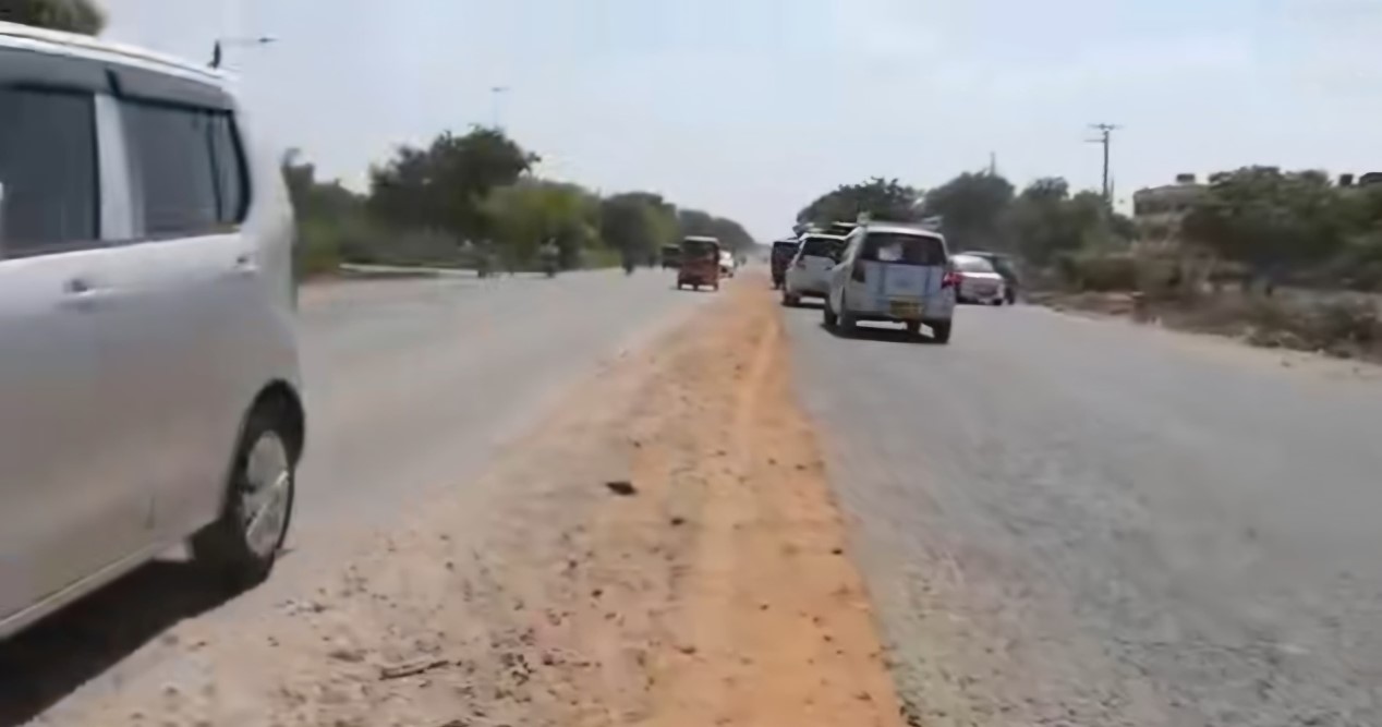 Garissa leaders say new road poorly built, demand contractor’s accountability