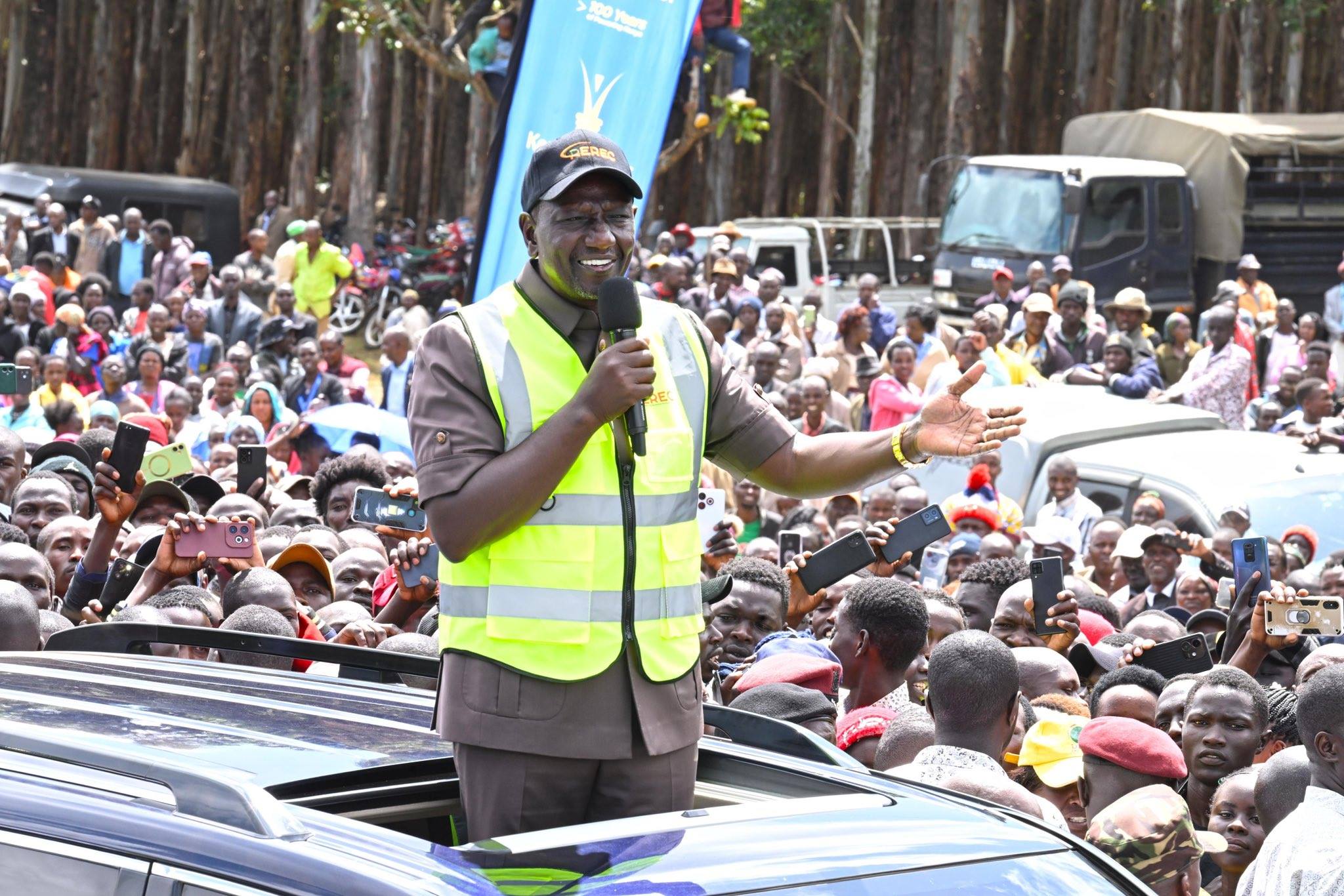 Ruto to critics: You won't sabotage my development plans - President William Ruto addressing residents in Uasin Gishu County on January 10, 2025. (Photo: PCS)