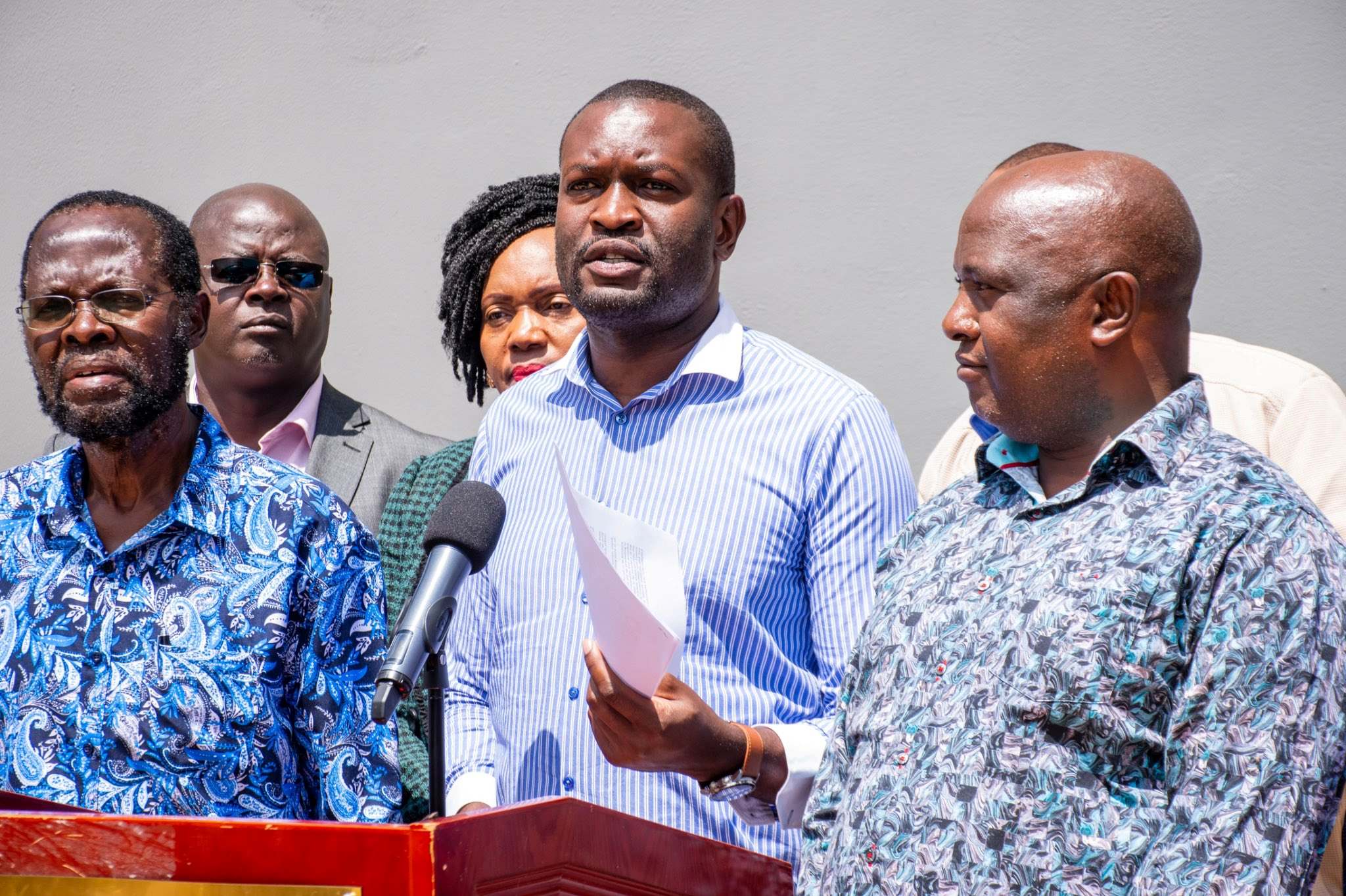 ODM slams Controller of Budget’s decision to limit county bursaries - ODM Secretary General (centre) speaks to the media after a meeting of the Central Committee of the party on January 10, 2024. (Photo: X/Edwin Sifuna)