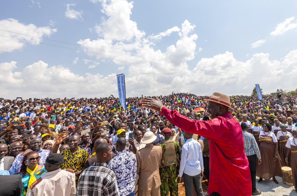 Ruto to Kalonzo: Sugar farmers’ bonus comes from profits, not Treasury