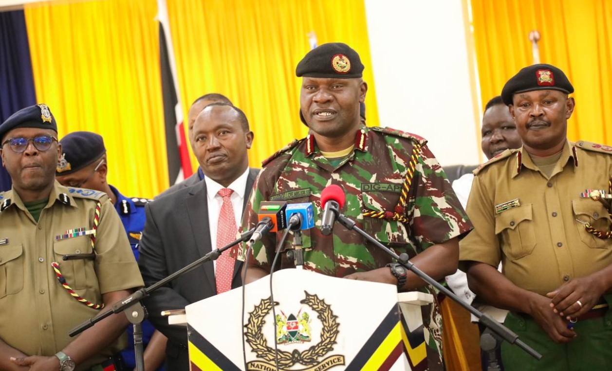 How High Court judge wrestled top cop Gilbert Masengeli in legal tussle over abducted rights activists - Deputy Inspector General of Police Gilbert Masengeli (centre) who had been sentenced to six months in jail for contempt of court. (Photo: NPS)