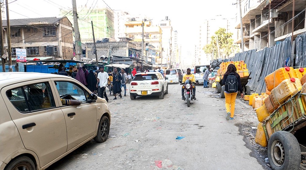 Police kill suspected phone snatcher in robbery attempt in Nairobi's Eastleigh - Athumani Kipande Street, commonly referred to as Jam Street, where a pedestrian was robbed of his mobile phone at gunpoint on January 1, 2005. (Photo: File/Ahmed Shafat)