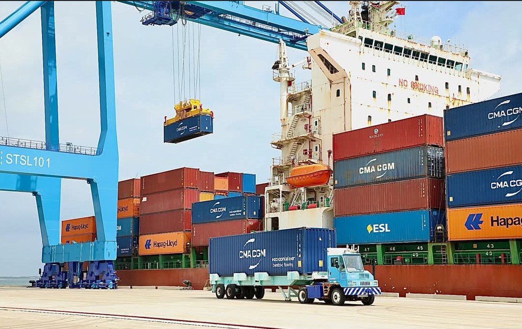 Lamu port gains traction as regional transhipment hub as MV Hong Kong Bridge docks