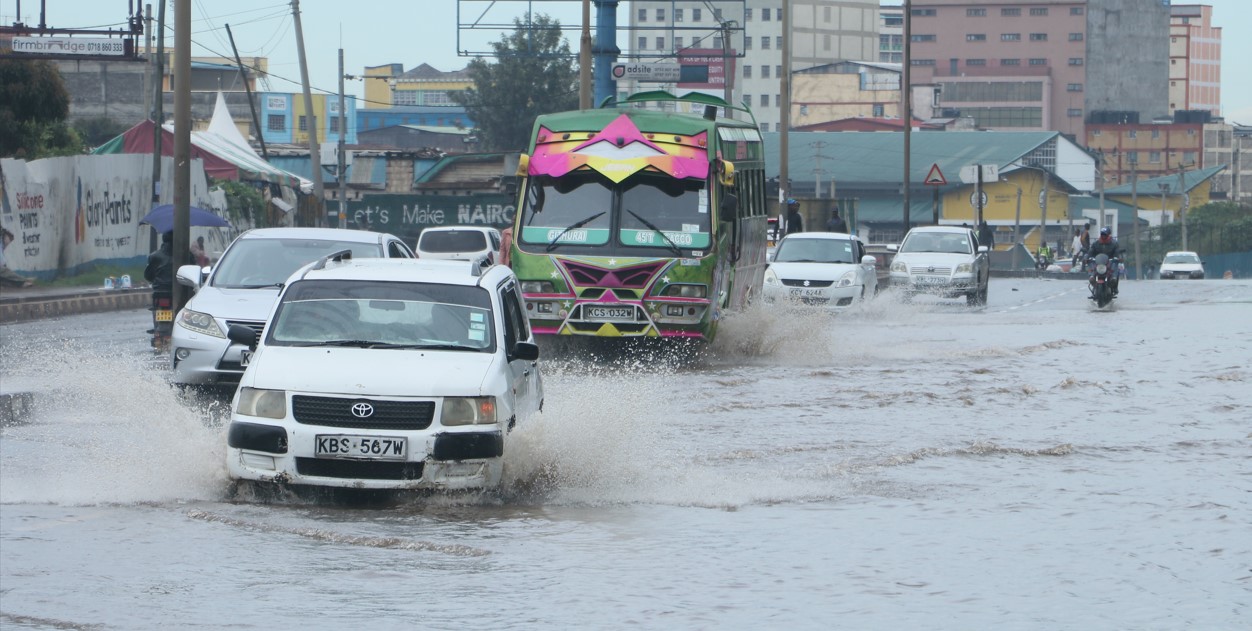 City flooding woes: Sakaja admits Nairobi's drainage system is overwhelmed - Vehicles drive through a flooded section of Ring Road Ngara in Nairobi following heavy rains. Governor Johnson Sakaja has admitted the city's drainage system is struggling to handle heavy rainfall. (Photo: Justine Ondieki)