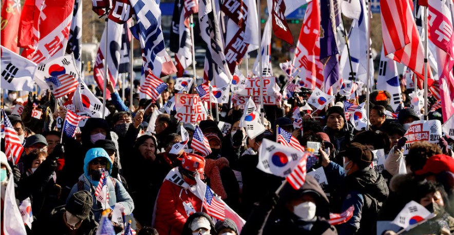 Detained South Korea's President Yoon Suk Yeol will not attend questioning, lawyer says - Impeached South Korean President Yoon Suk Yeol's supporters rally in Gwacheon near the Corruption Investigation Office for High-ranking Officials following his arrest on January 15, 2025. (Photo: REUTERS/Kim Soo-hyeon)