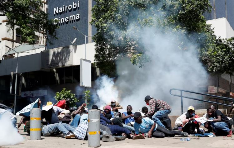 Kenya abductions: The powerful legal shields citizens and courts can use – Expert - Police throw tear gas at protesters demonstrating on December 30, 2024 against a wave of unexplained abductions of critics of the Kenyan government. (Photo: REUTERS