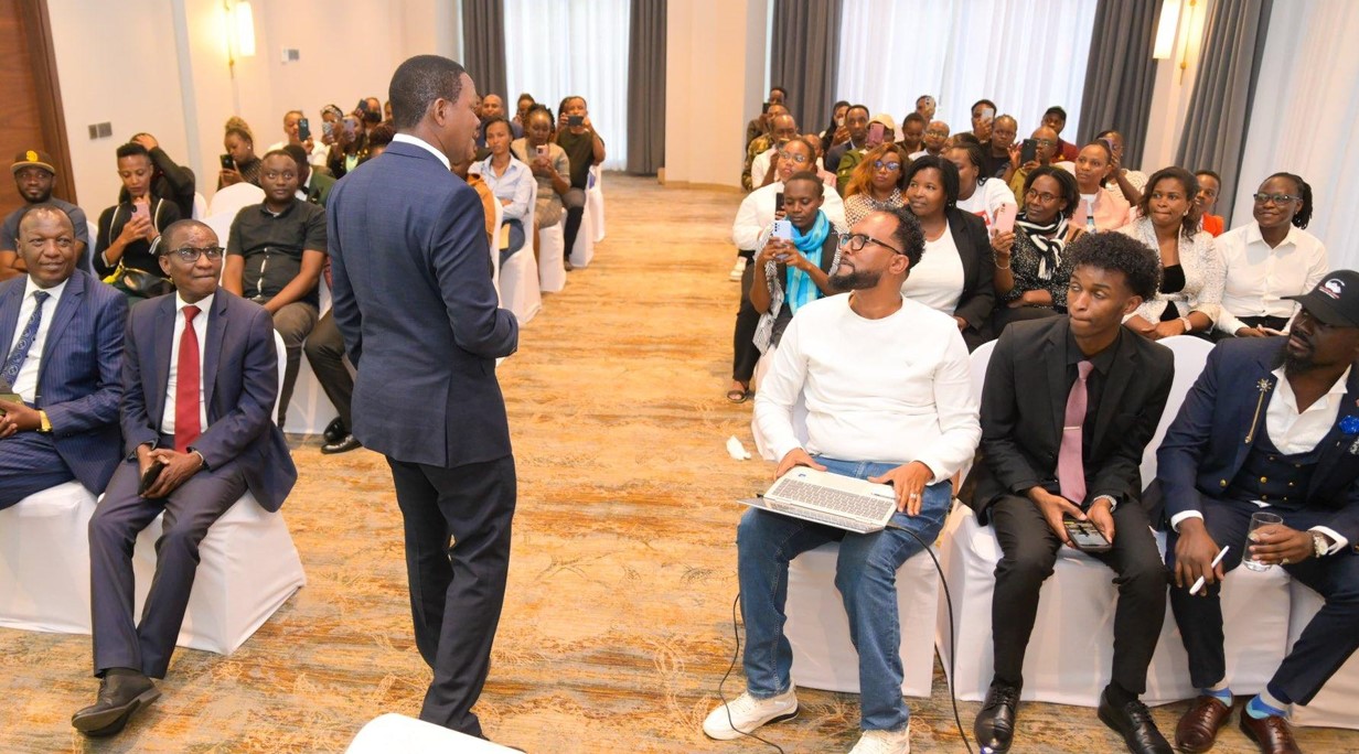 Labour ministry says jobs recruitment still suspended, cautions against false reports - Labour CS Alfred Mutua during a pre-travel briefing on December 9, 2024 for Kenyans who secured jobs in the Bahamas. (Photo: X/Alfred Mutua)