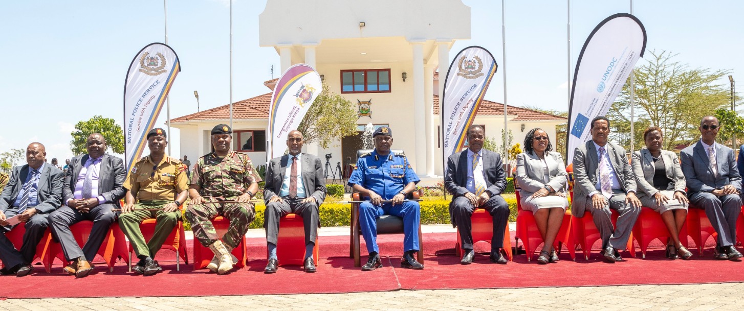 Regular police demand bribes for services more than traffic officers, EACC report shows - Police IG Douglas Kanja (centre), EACC Chairperson David Oginde and CEO Abdi Mohamud, and other officers during the launch of a comprehensive audit of National Police Service systems on February 10, 2025. (Photo: EACC)