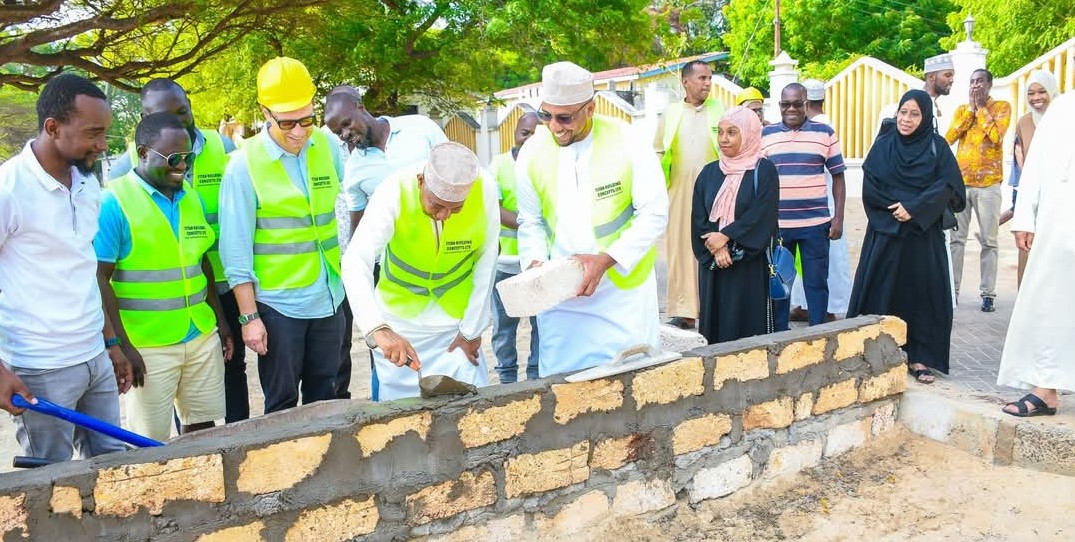 Lamu unveils first-ever recreation park in bid to boost tourism and trade - Lamu Governor Issa Timamy presides over the ground-breaking ceremony for building the first-ever recreational park in the county. (Photo: Farhiya Hussein)