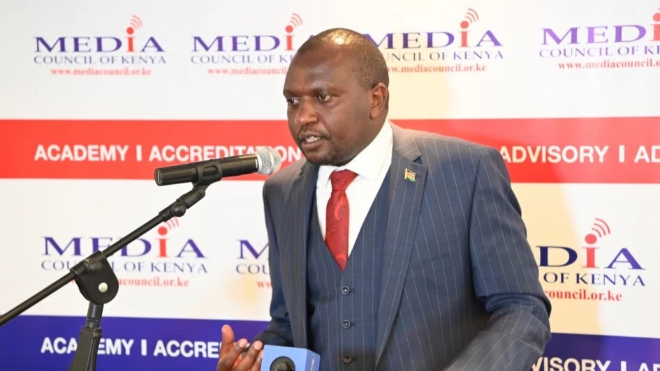 Media council urges stronger collaboration between Parliament journalists - Media Council of Kenya CEO David Omwoyo. He stressed the importance of improved media coverage of parliamentary proceedings. (Photo: MCK)