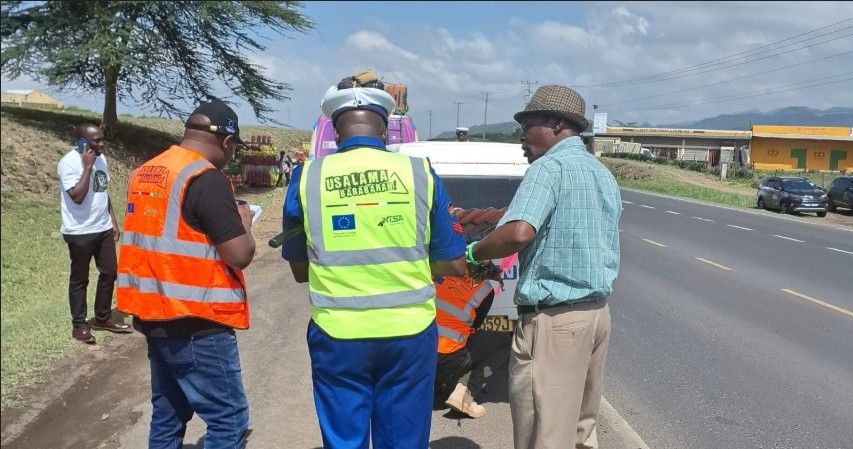 Public hospitals, TSC, NTSA among state offices where bribes for services are a must – Report - NTSA officials and traffic police conduct road safety compliance checks on the Nairobi-Nakuru highway. NTSA is among public institutions with the highest corruption prevalence. (Photo: NTSA)