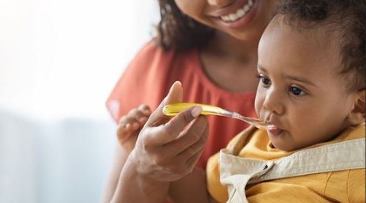 How type of spoon, feeding method affects your child's eating habits