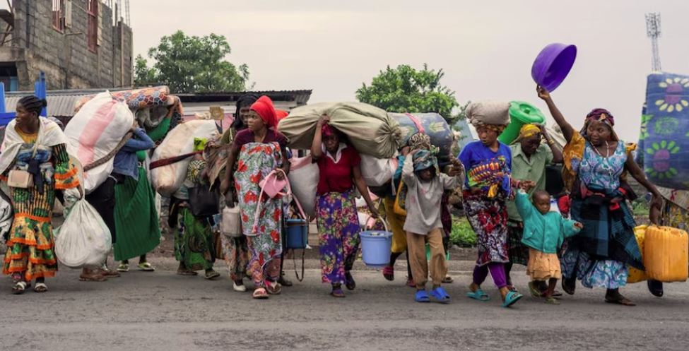 Thousands without lifesaving aid in DRC, says UN agency - Displaced civilians flee the fight between M23 rebels and DRC’s armed forces in Goma. (Photo: REUTERS/Aubin Mukoni)