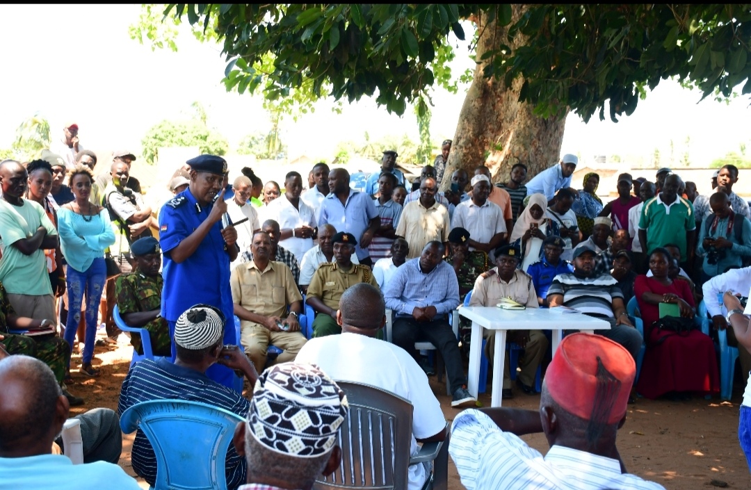 Police bosses in Mombasa, Kwale intensify efforts on curbing rising youth crime - Coast Regional Police Commander Ali Nuno when he held a security baraza in Likoni. He said he will deal with criminal gangs decisively as he received 100 reformed youth from Timbwani. (Photo: Farhiya Hussein)