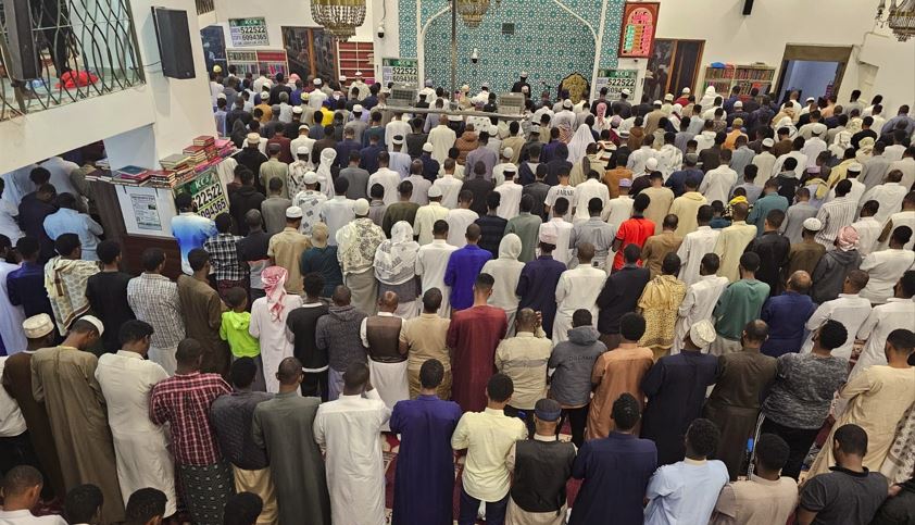 Eastleigh residents begin Tahajud prayers as Ramadan enters final days - Muslim faithful pray at Masjid Abubakar on Eastleigh’s Sixth Street on March 20, 2025. (Photo: Abdirahman Khalif)