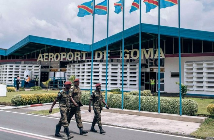 Joint EAC-SADC ministers meeting calls for the reopening Goma, Kavumu airports in eastern DRC - Soldiers walk at Goma Airport in eastern Democratic Republic of Congo on November 12, 2022. (Photo: ALEXIS HUGUET/AFP)