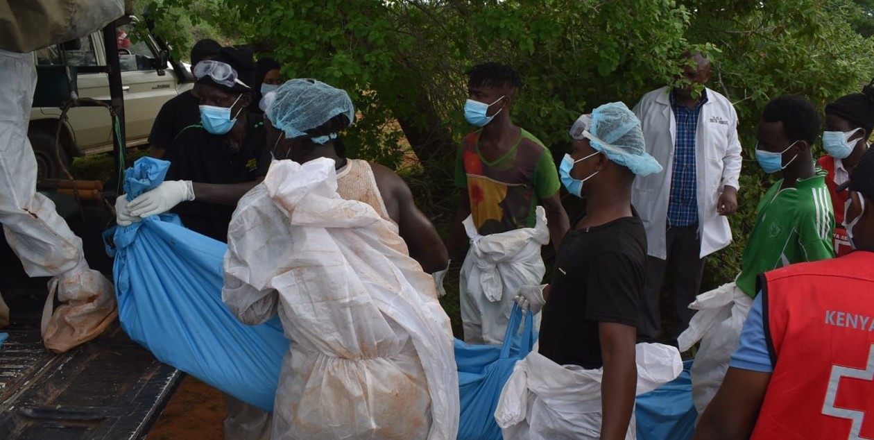 Families of Shakahola victims left in limbo as DNA testing faces funding shortfall - A multi-agency team retrieving bodies recovered in shallow graves in Shakahola Forest in Kilifi County on June 3, 2024. (Photo: File)