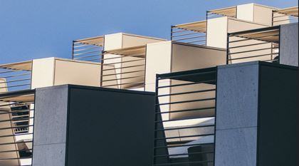 How to organise your cluttered balcony to make it more tranquil