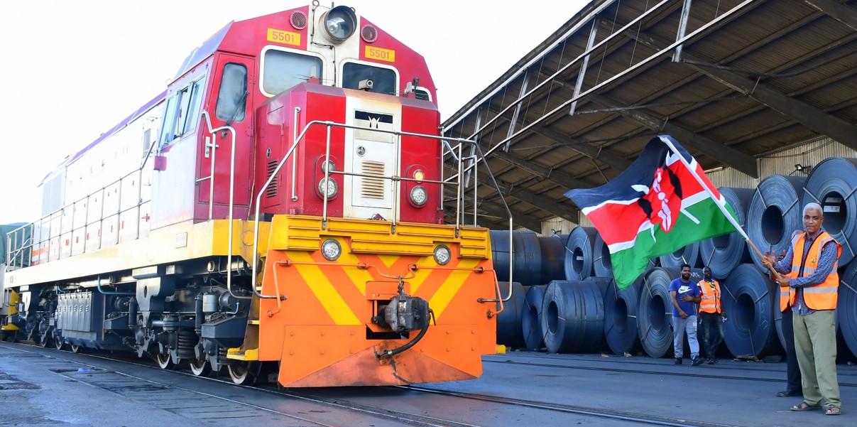 20,000 tonnes of fertiliser arrive at Mombasa port as planting season starts - Administration Secretary at the State Department for Agriculture Harun Khator flags off a train carrying fertiliser at the Mombasa port for distribution to farmers countrywide. (Photo: Farhiya Hussein)