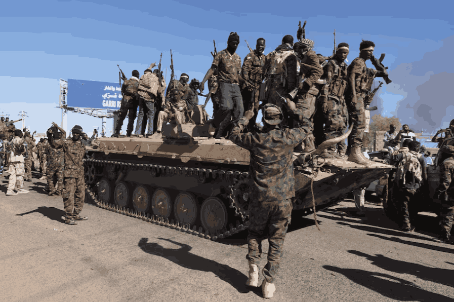 Sudanese army announces significant progress in central Khartoum, paramilitary forces deny - Sudan's army soldiers celebrate the army's liberation of an oil refinery, in North Bahri, Sudan, January 25, 2025.(Photo. REUTERS)