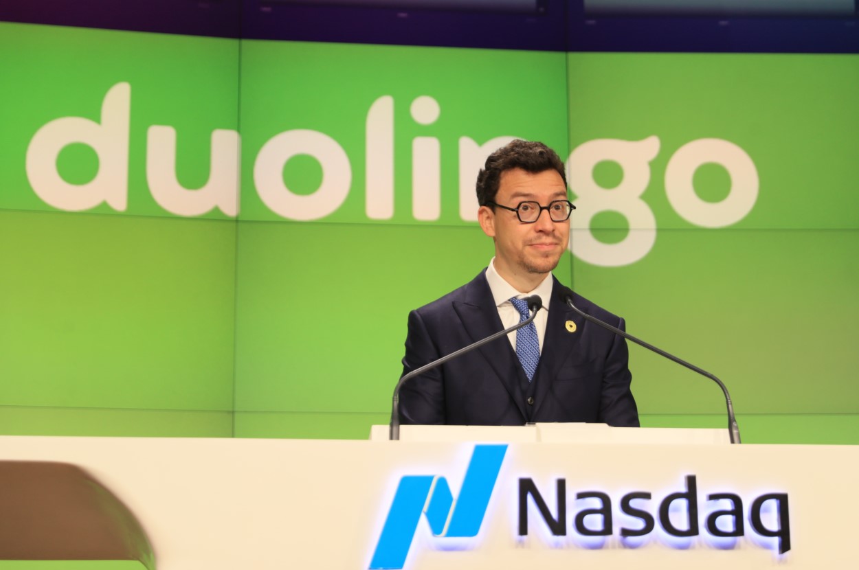 Duolingo says it’s replacing contractors with AI