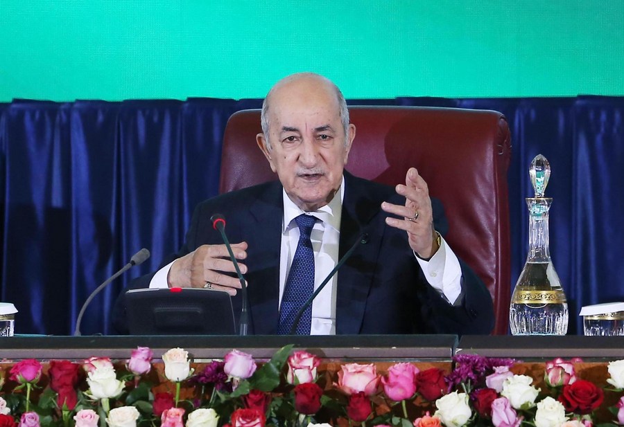 Algeria orders expulsion of French embassy staff over "protocol breaches"