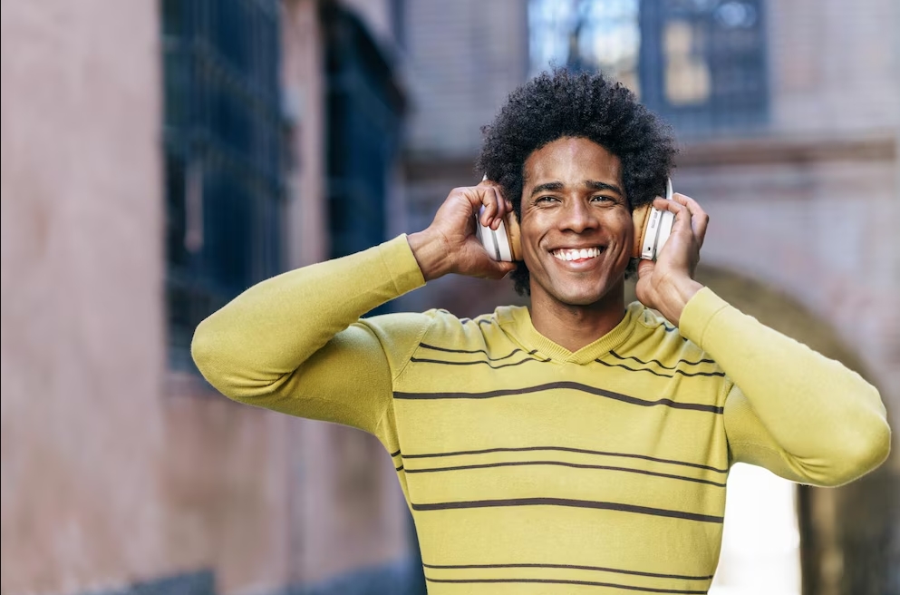 Sharing a similar music taste can spark romantic attraction - study
