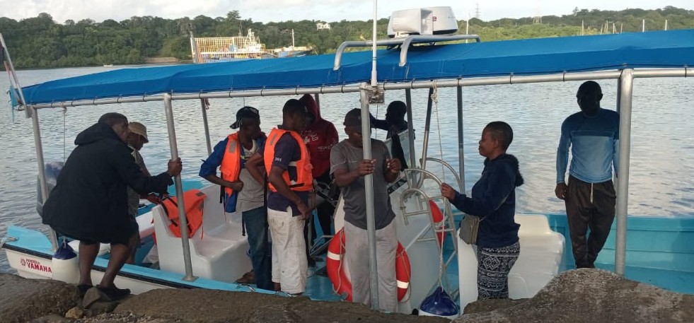 Kilifi residents urged to stay safe as strong winds and high waves threaten coastline - Beach safety officers during a previous deep-sea search and recovery operation. Kilifi residents have been warned to stay vigilant as strong winds and high waves are set to hit the coastline this week. (Photo: Farhiya Hussein)
