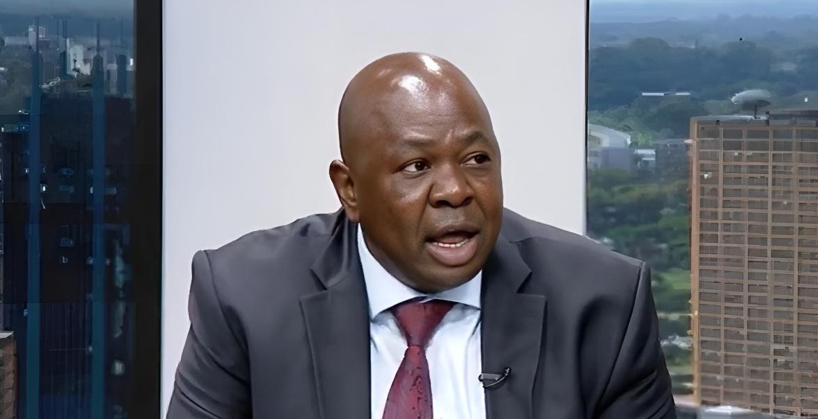 At least four officers in every riot unit carry live firearms, ex-police spokesperson reveals