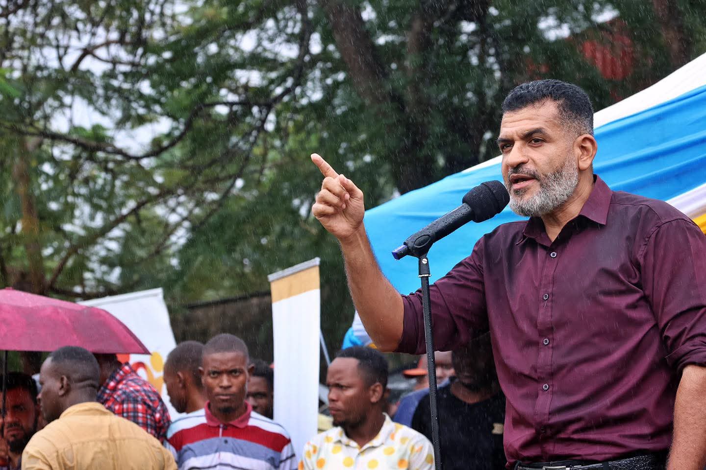 Governor Abdulswamad Nassir calls out Rigathi Gachagua over Mombasa Port stance - Mombasa Governor Abdulswamad Nassir addresses residents during the launch of the #NoChildLeftBehind bursary initiative at Changamwe Secondary School. (Photo: Farhiya Hussein)