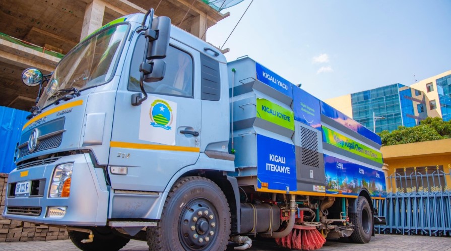 Rwandan capital Kigali introduces modern road cleaning technology