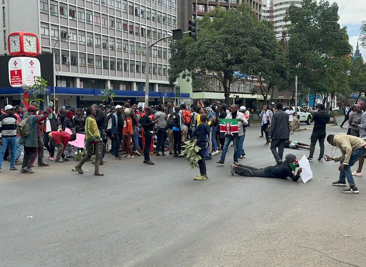 Police lob tear gas as youths protest in Nairobi CBD over Ojwang's death, demanding Lagat's resignation