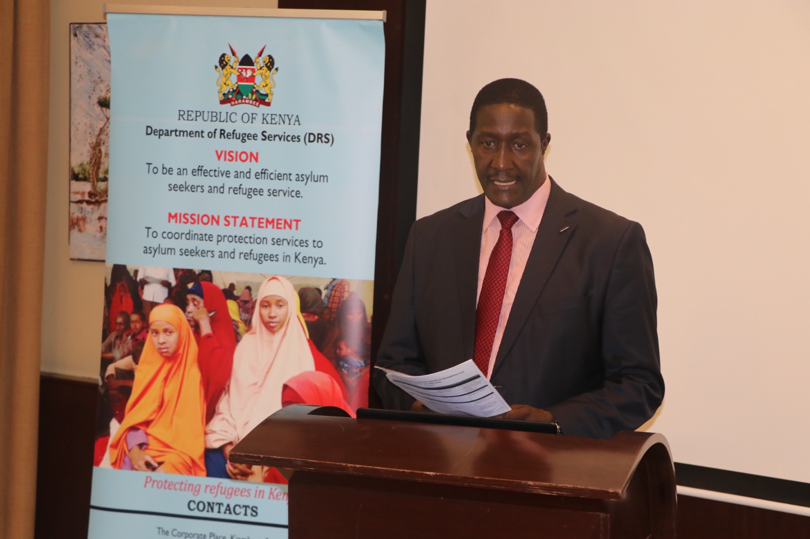 Refugees to gain access to mobile, banking services under new regulations