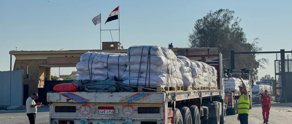 Nearly 800 aid trucks enter Gaza through Kerem Shalom after Israel eases restrictions