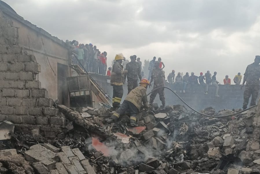 Light aircraft crashes, bursts into flames in Githurai 45, Nairobi