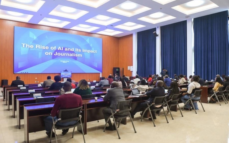Editors, reporters challenged to adopt AI but maintain human oversight