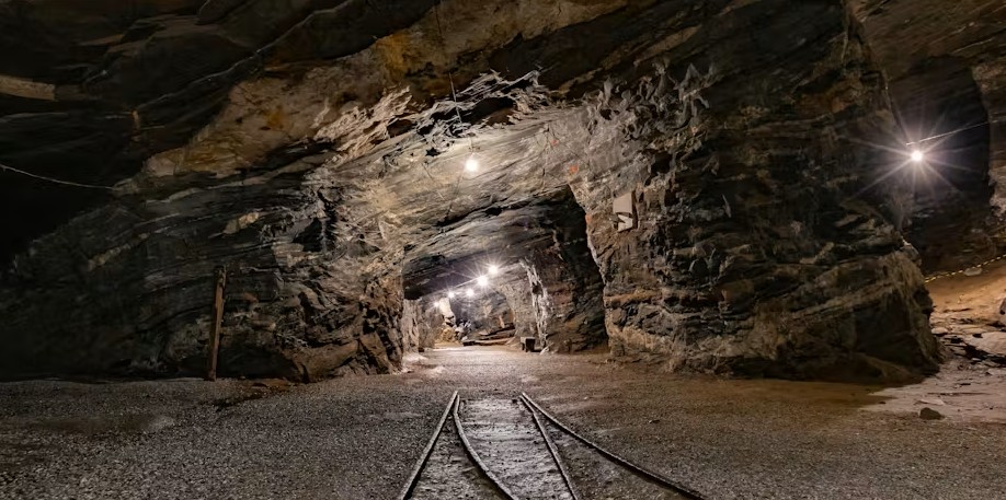 Are African Countries aware of their own mineral wealth? Ghana, Rwanda offer two different answers