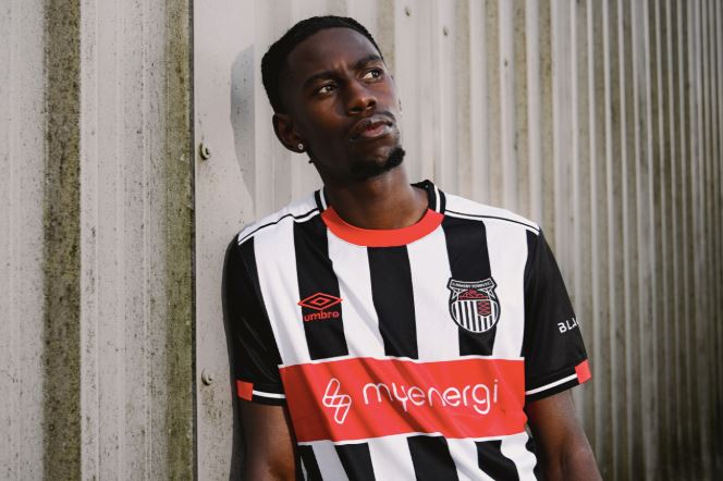 Kenyan defender Clarke Oduor joins Grimsby Town on loan