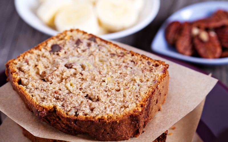How to bake yummy banana bread for friends and family
