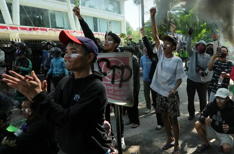 Indonesia doubles MPs’ recess allowances weeks after deadly protests