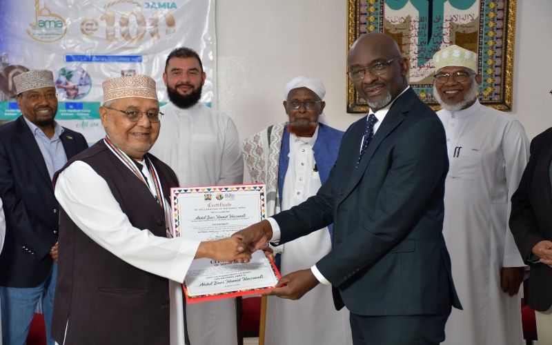 Jamia Mosque Secretary-General Abdulbari Hamid honoured with National Hero Award