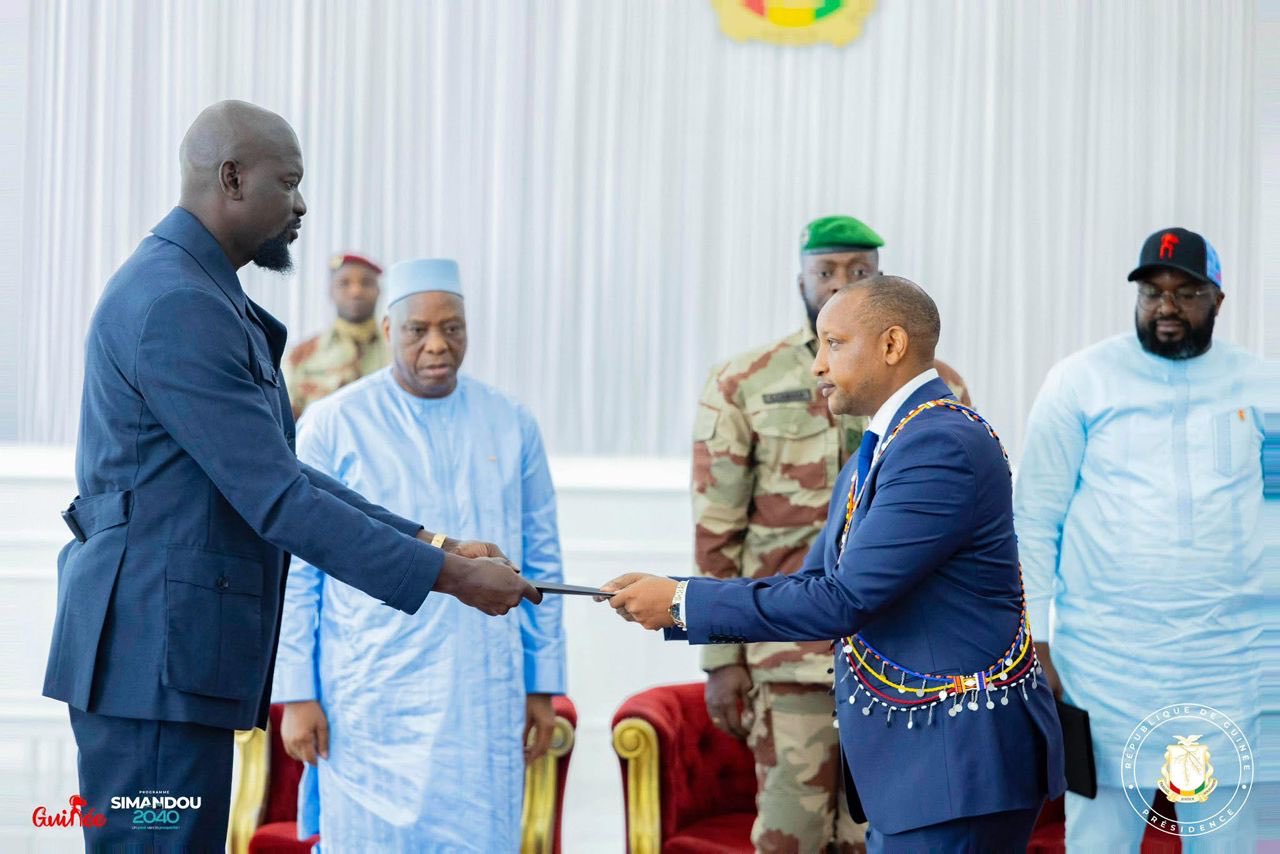 Kenya’s ambassador to Guinea Isaac Parashina presents credentials to junta leader, eyes stronger ties